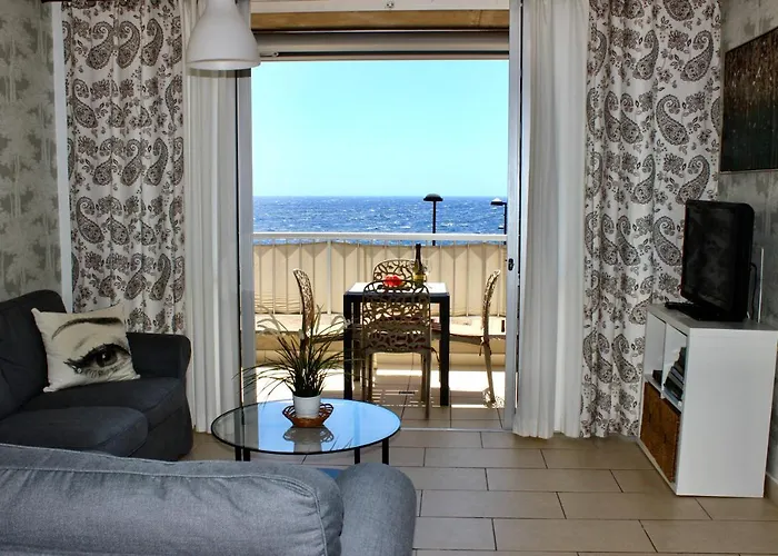 2bdr Ocean View * ポリス・デ・アボナ